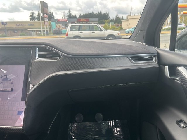 Used 2017 Tesla Model X 75D image 11