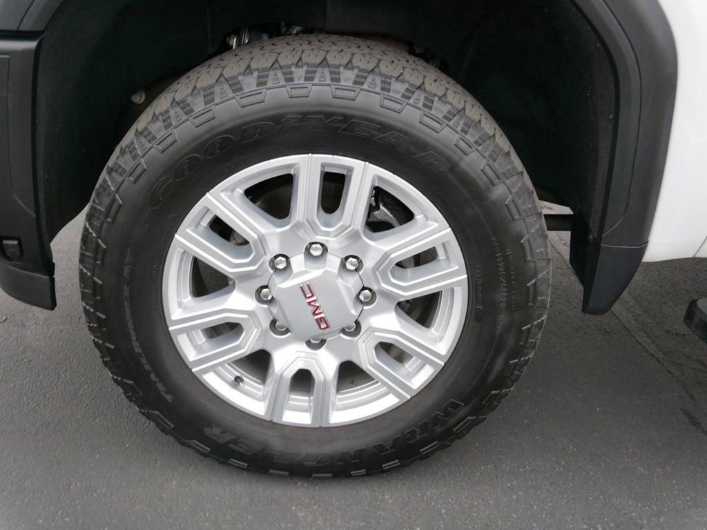 Used 2024 GMC Sierra 3500 SLT w/ SLT Premium Package image 6
