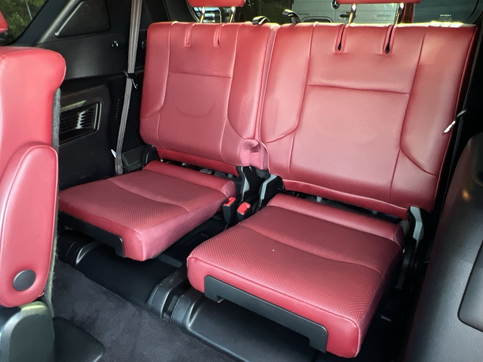 Used 2022 Lexus GX 460 Luxury w/ Sport Design Package AWD/4WD image 31