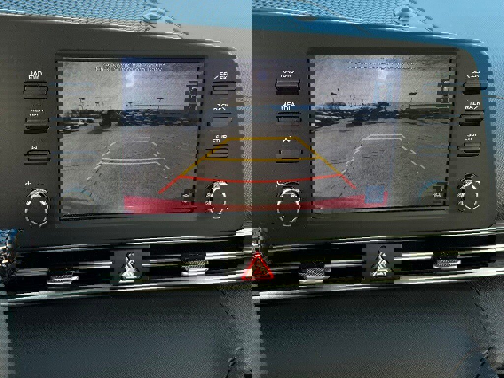 Certified 2023 Hyundai Elantra SE image 16