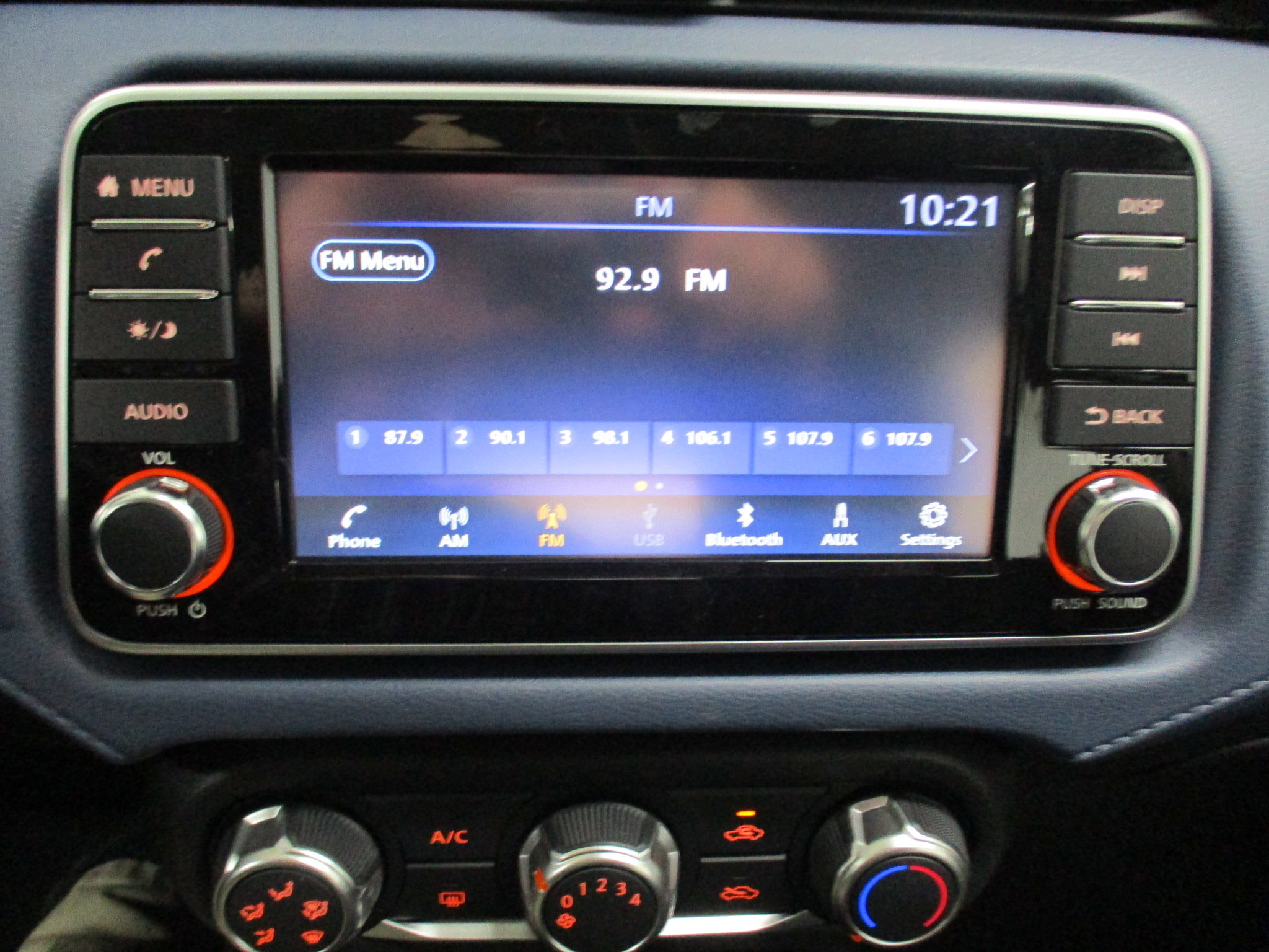 New 2025 Nissan Versa SV w/ Trunk Package image 20