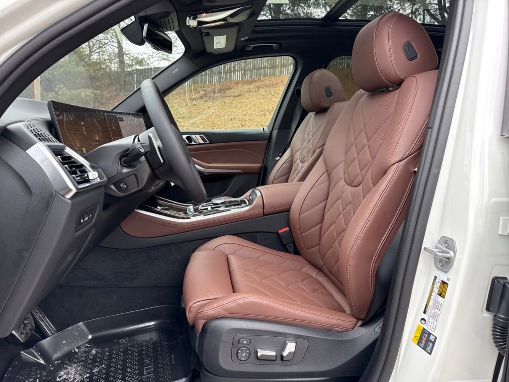 New 2026 BMW X5 xDrive50e image 9