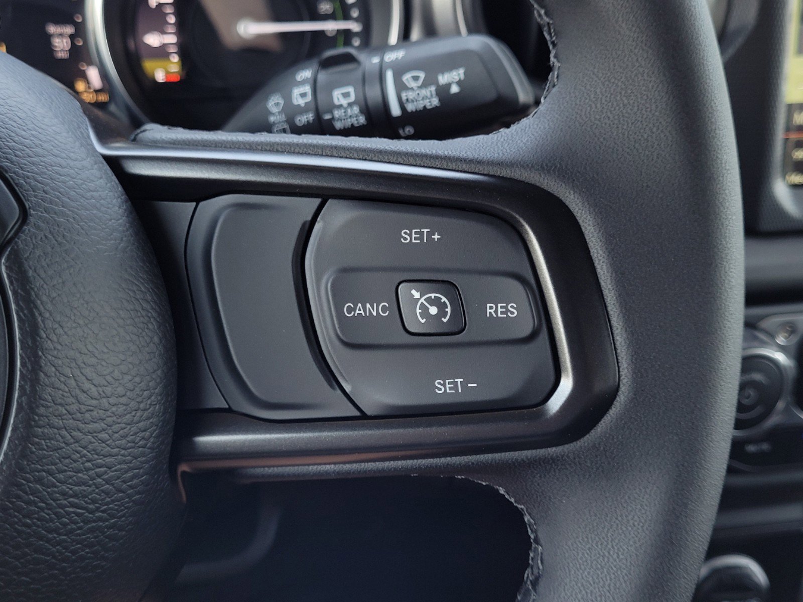 New 2023 Jeep Wrangler Unlimited w/ Sun & Screen Package image 18