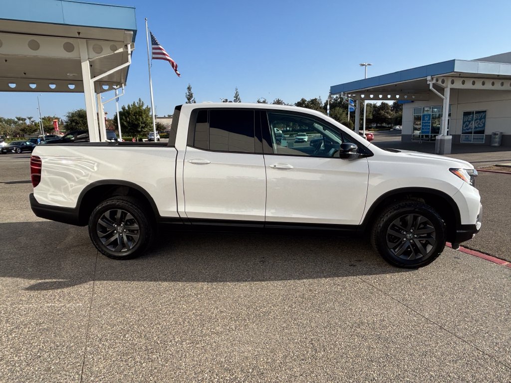 Used 2025 Honda Ridgeline Sport image 4