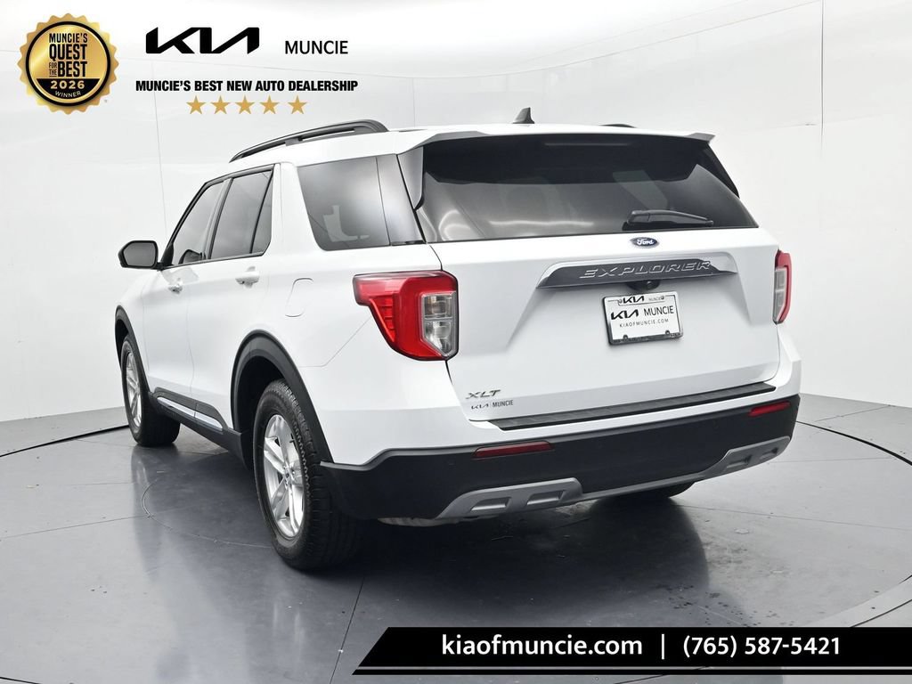 Used 2023 Ford Explorer XLT w/ Equipment Group 202A RWD image 6