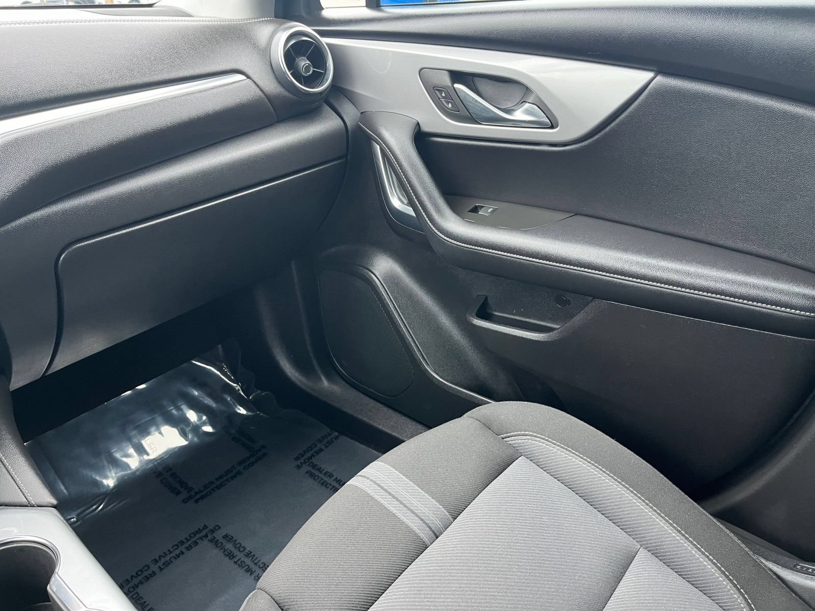 Used 2025 Chevrolet Blazer LT FWD image 40