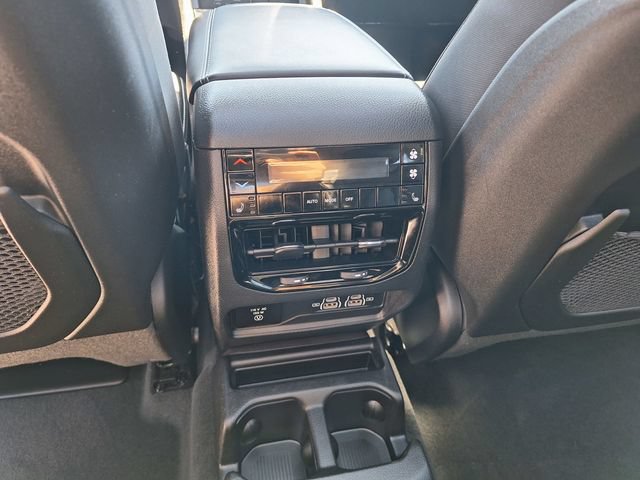 Used 2023 Jeep Grand Cherokee L Limited w/ Trailer Tow Group (B) AWD/4WD image 15