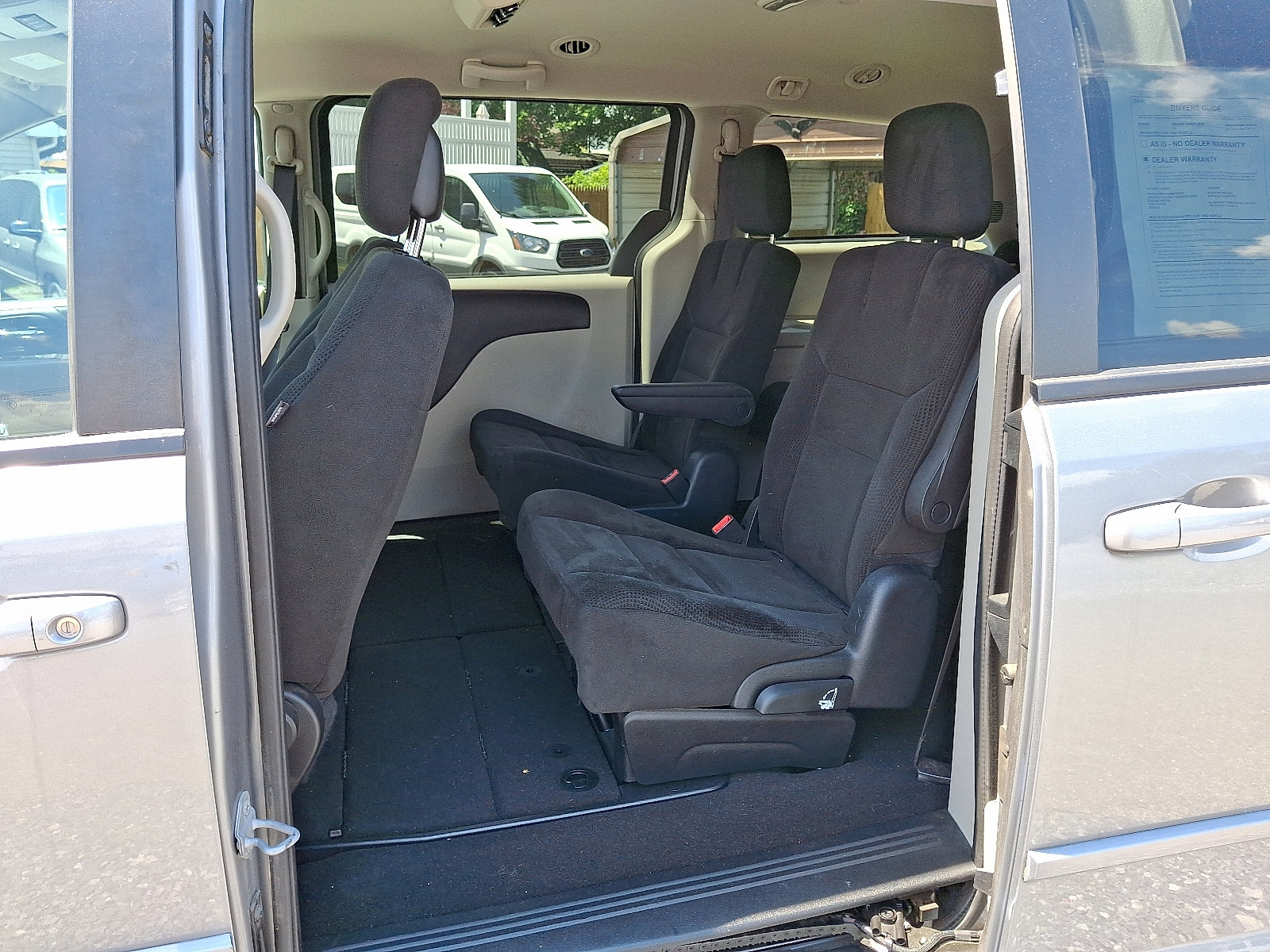 Used 2016 Dodge Grand Caravan SXT image 12