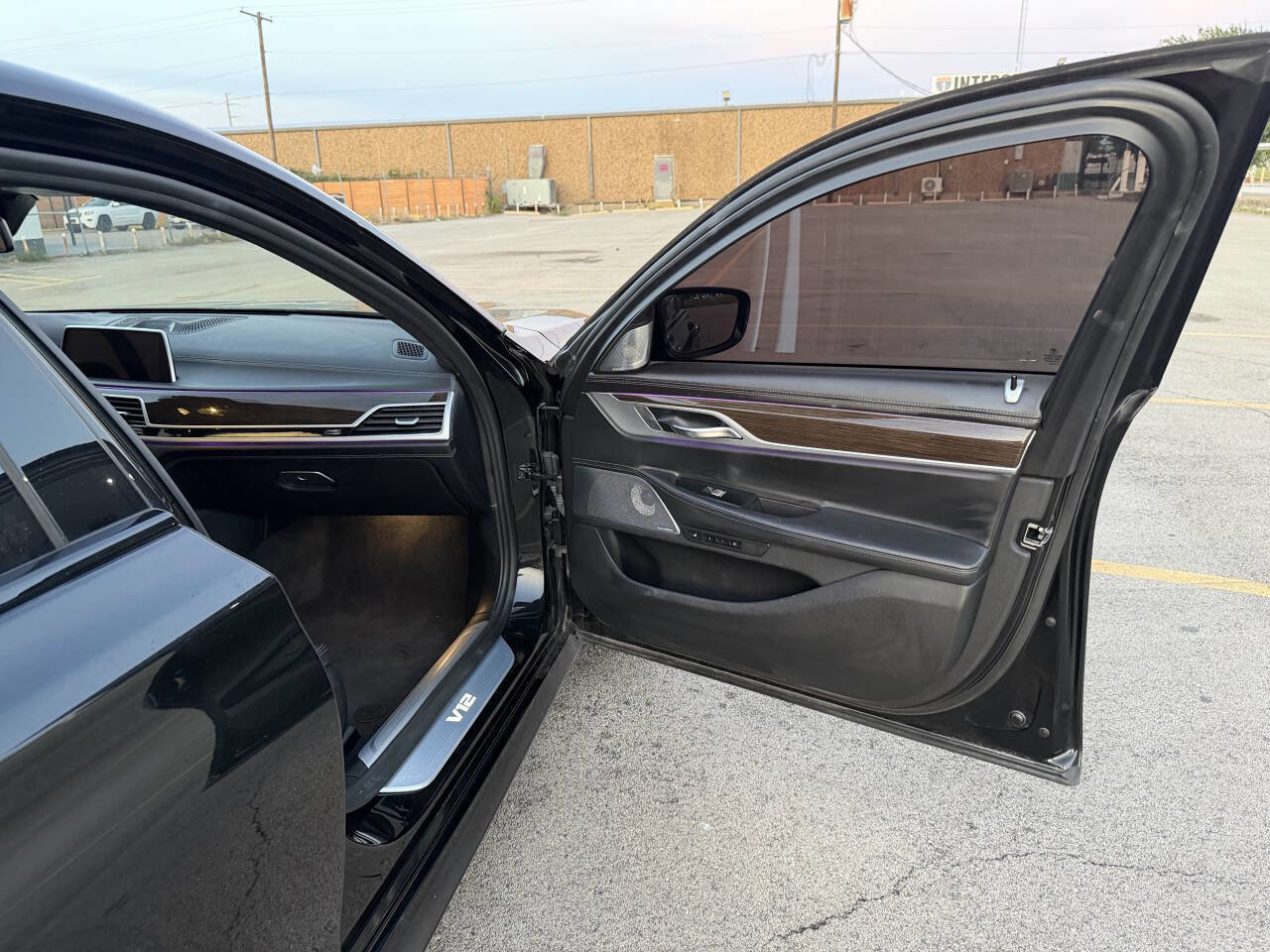 Used 2019 BMW M760i xDrive w/ Luxury Rear Seating Package AWD/4WD image 30