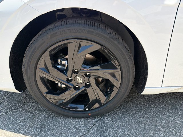 New 2026 Hyundai Elantra Sport FWD image 27