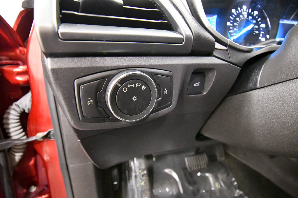Used 2016 Ford Fusion SE FWD image 19