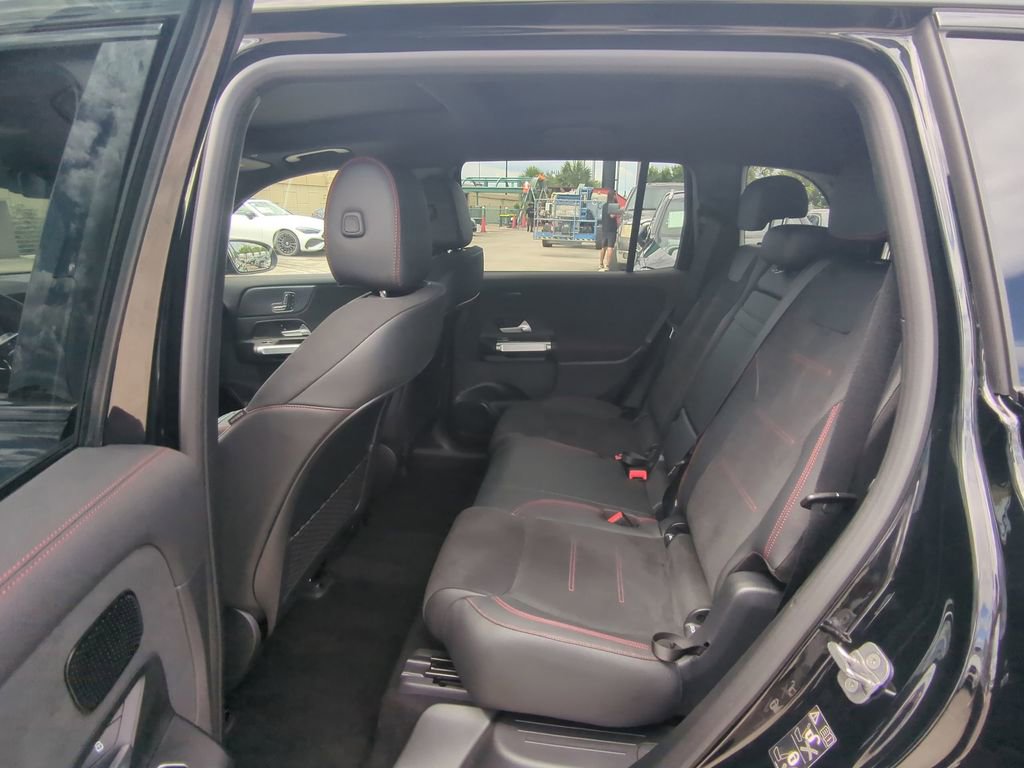 Used 2024 Mercedes-Benz EQB 300 4MATIC image 5