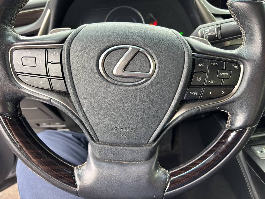 Used 2019 Lexus ES 300h w/ Premium Package FWD image 9