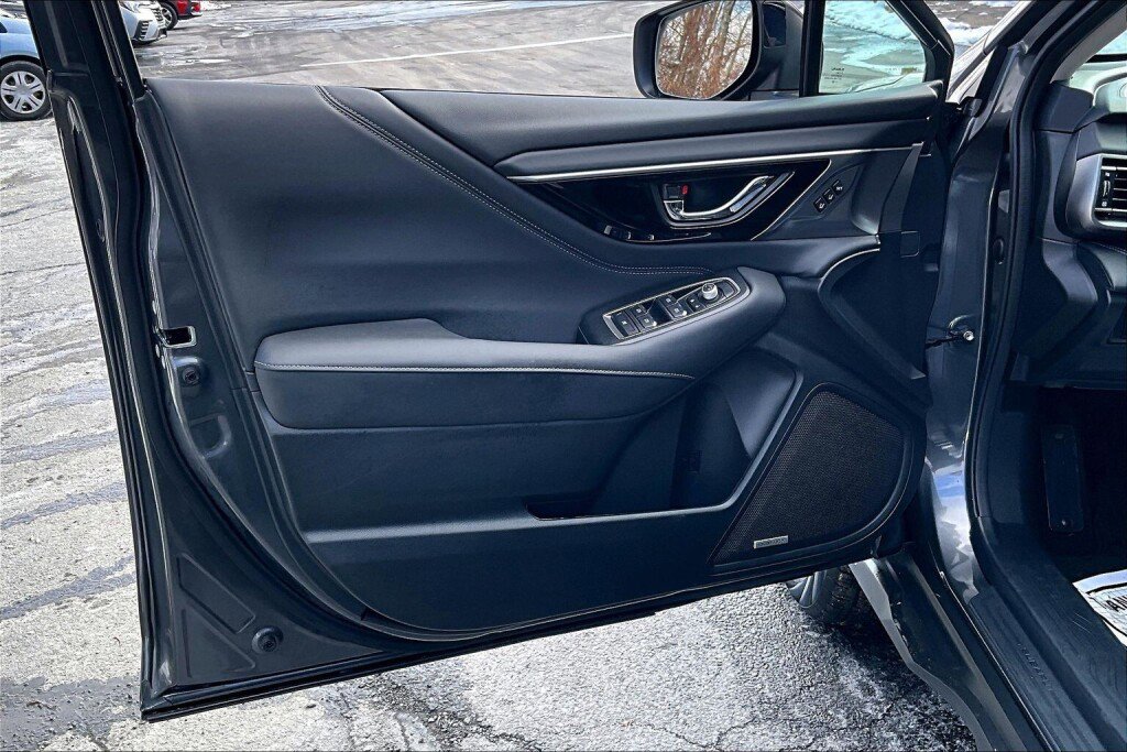 Certified 2025 Subaru Outback Limited image 13