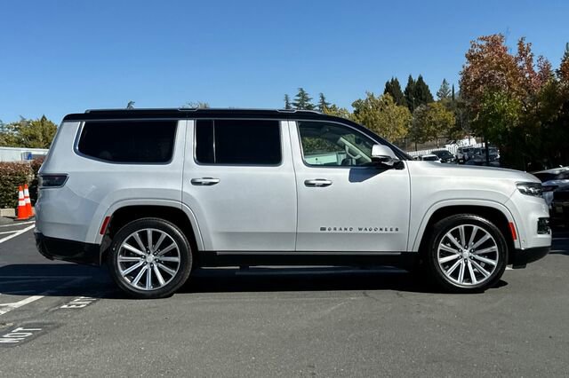 Used 2022 Jeep Grand Wagoneer Series II w/ Convenience Group III image 3