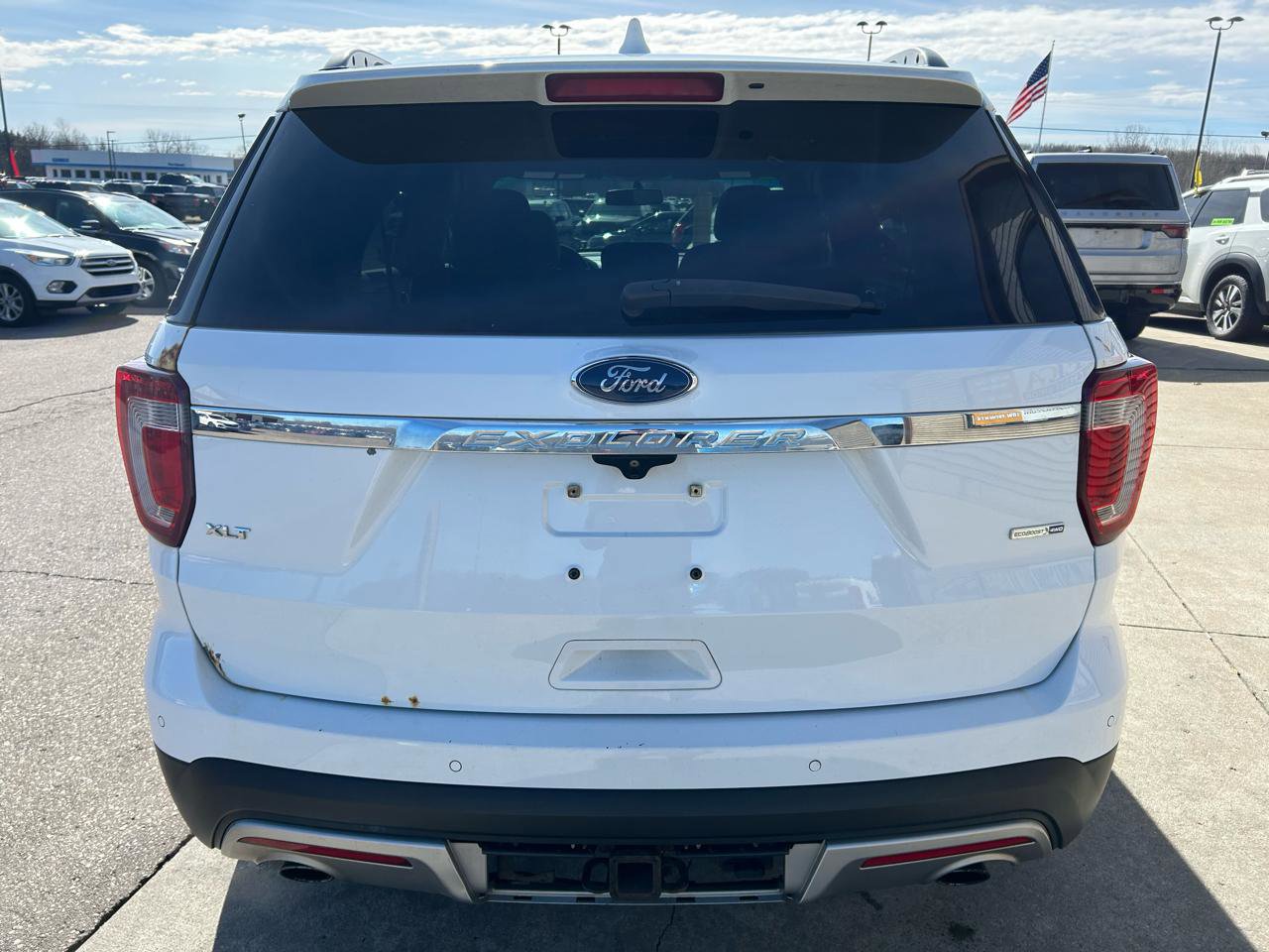 Used 2016 Ford Explorer XLT image 6