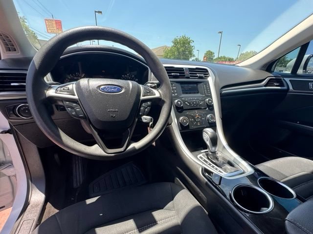 Used 2013 Ford Fusion SE FWD image 8