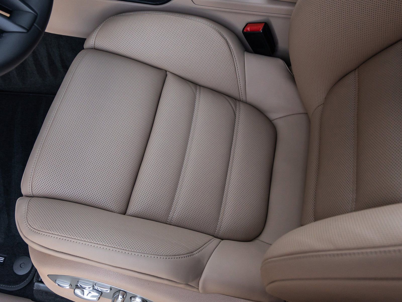 New 2026 Porsche Macan S image 26