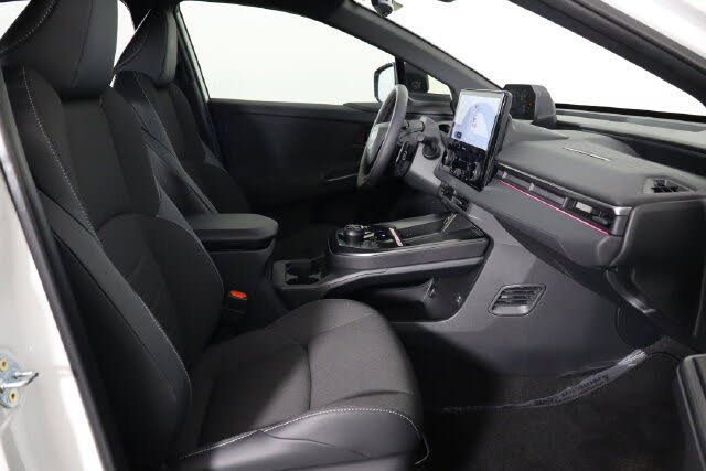 Used 2026 Toyota C-HR AWD/4WD image 21