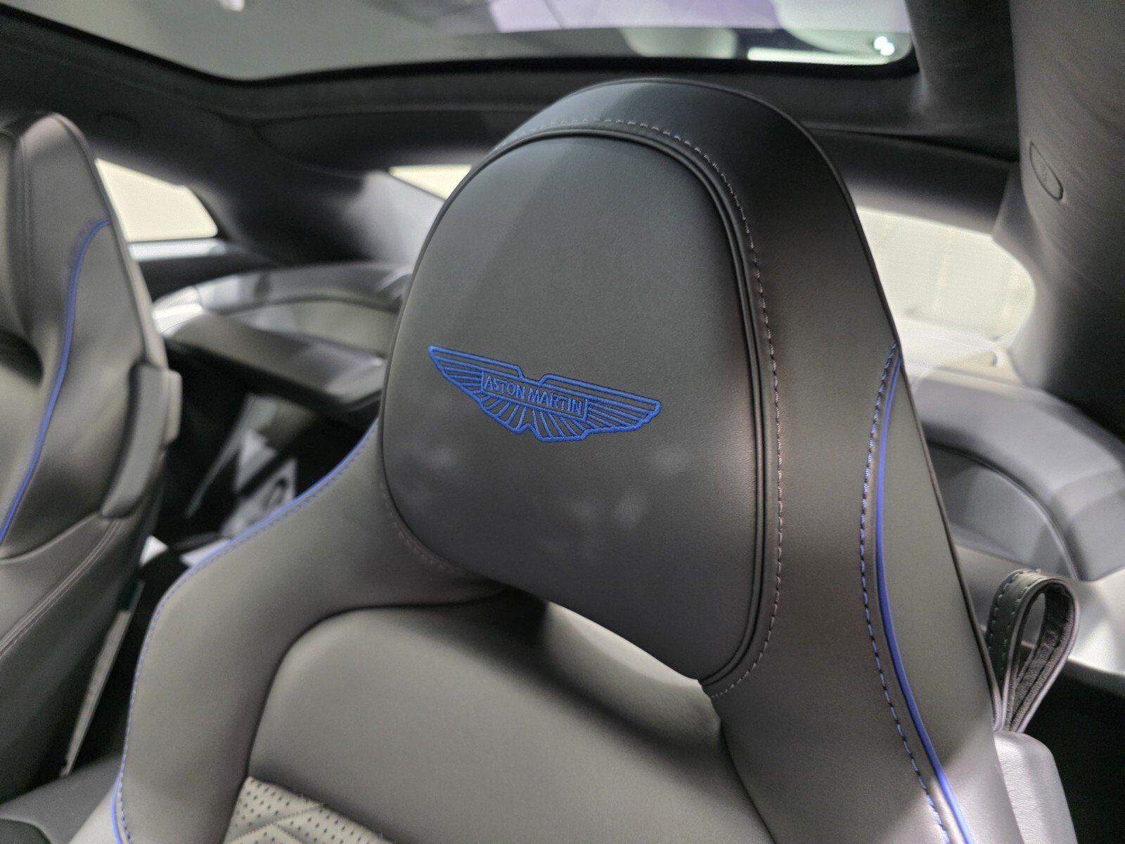 New 2026 Aston Martin Vanquish RWD image 5