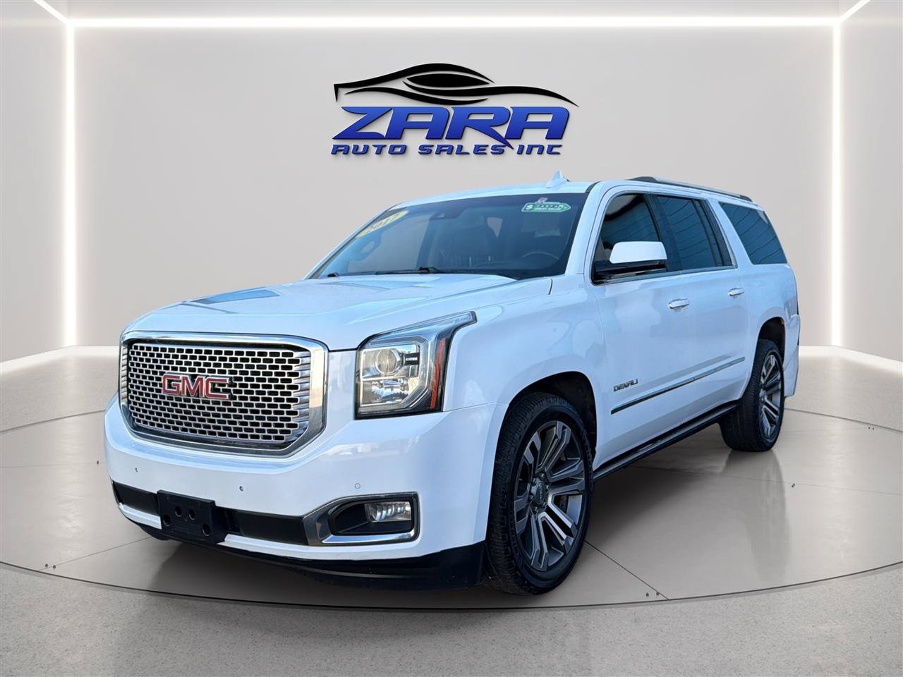 Used 2017 GMC Yukon XL Denali w/ Open Road Package AWD/4WD image 3