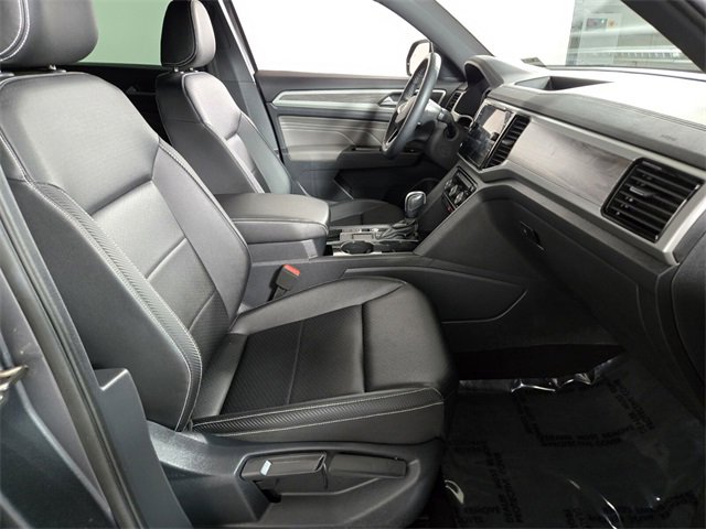 Used 2023 Volkswagen Atlas Cross Sport SE w/ Black Wheel Package image 22
