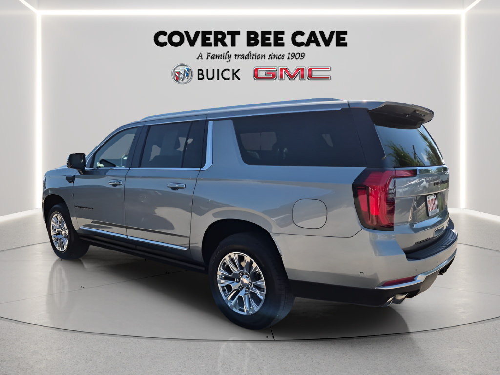 Used 2026 GMC Yukon XL Denali w/ Sun & Power Step Package AWD/4WD image 7