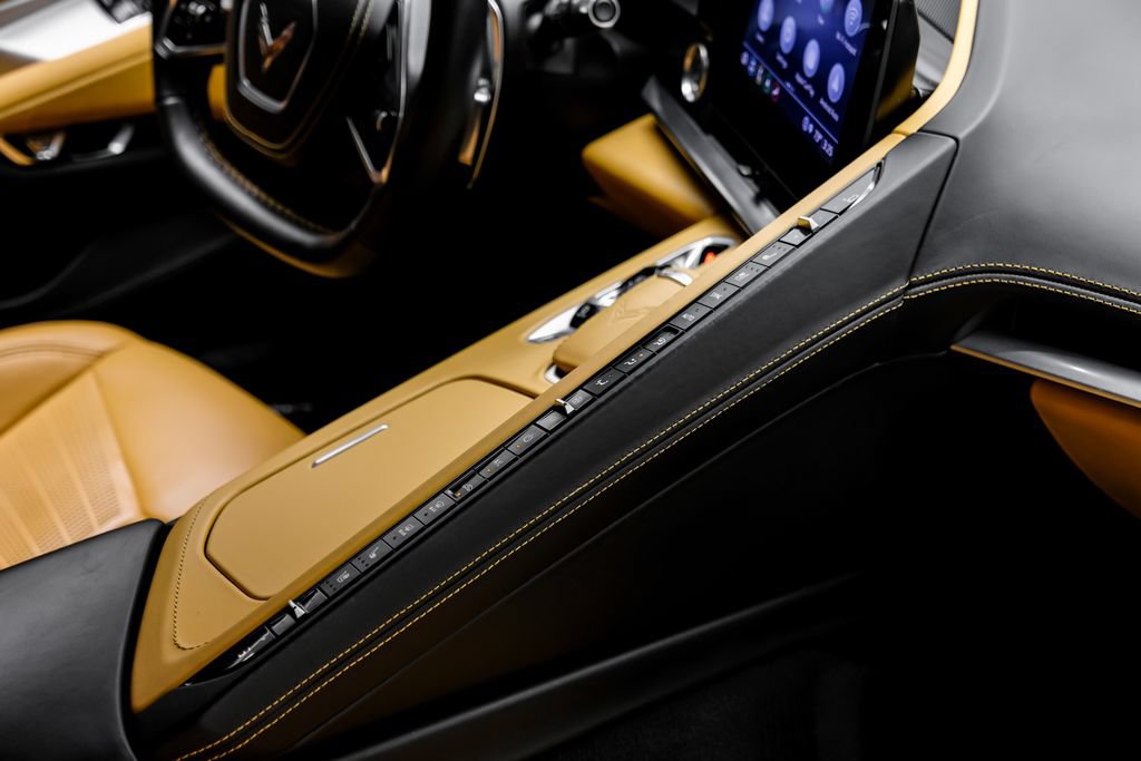 Used 2021 Chevrolet Corvette Stingray Premium Cpe w/ Engine Appearance Package RWD image 31