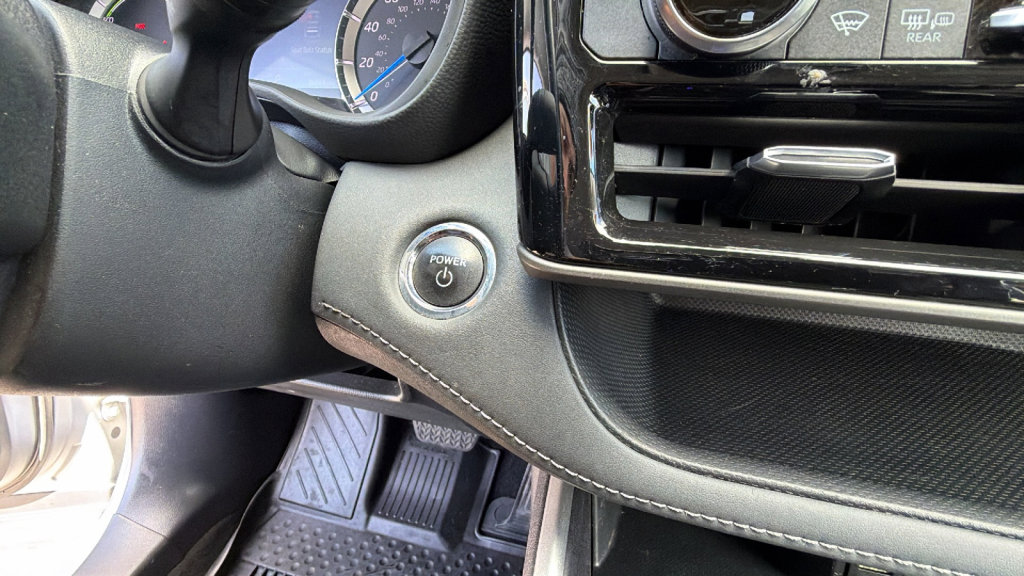 Used 2023 Toyota Highlander LE image 17