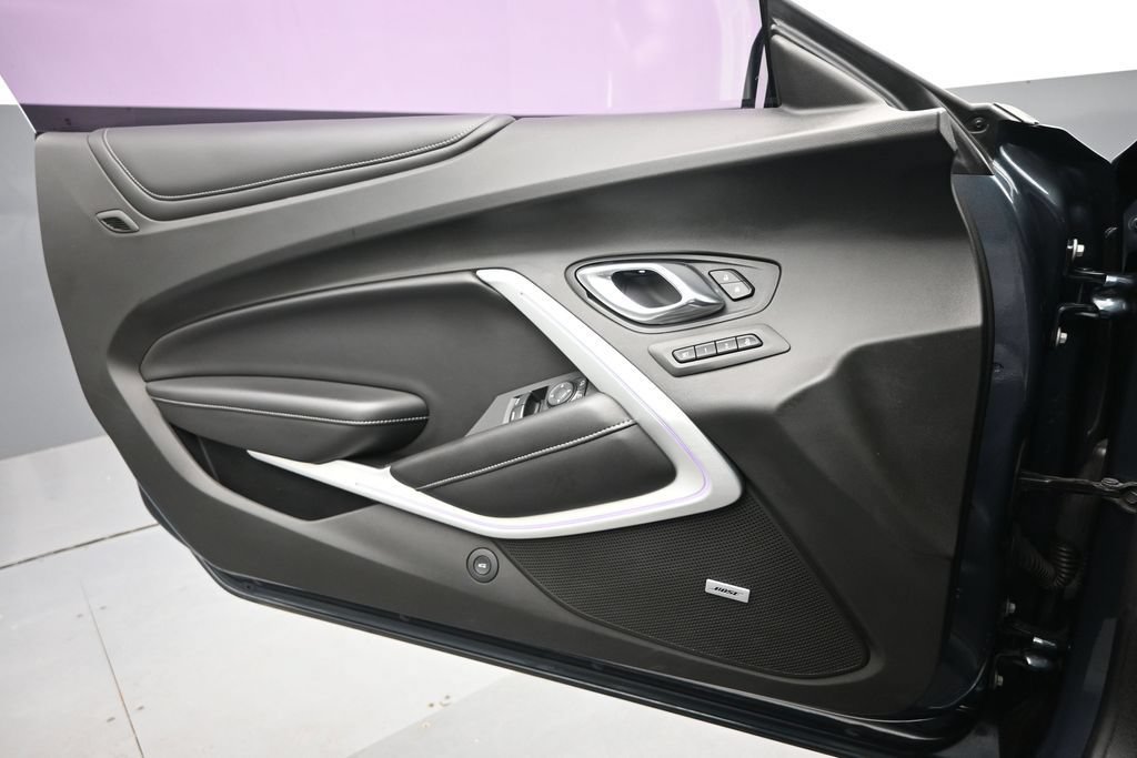 Used 2019 Chevrolet Camaro SS RWD image 7