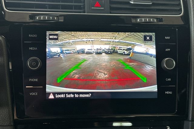 Used 2018 Volkswagen Golf R 4-Door image 24