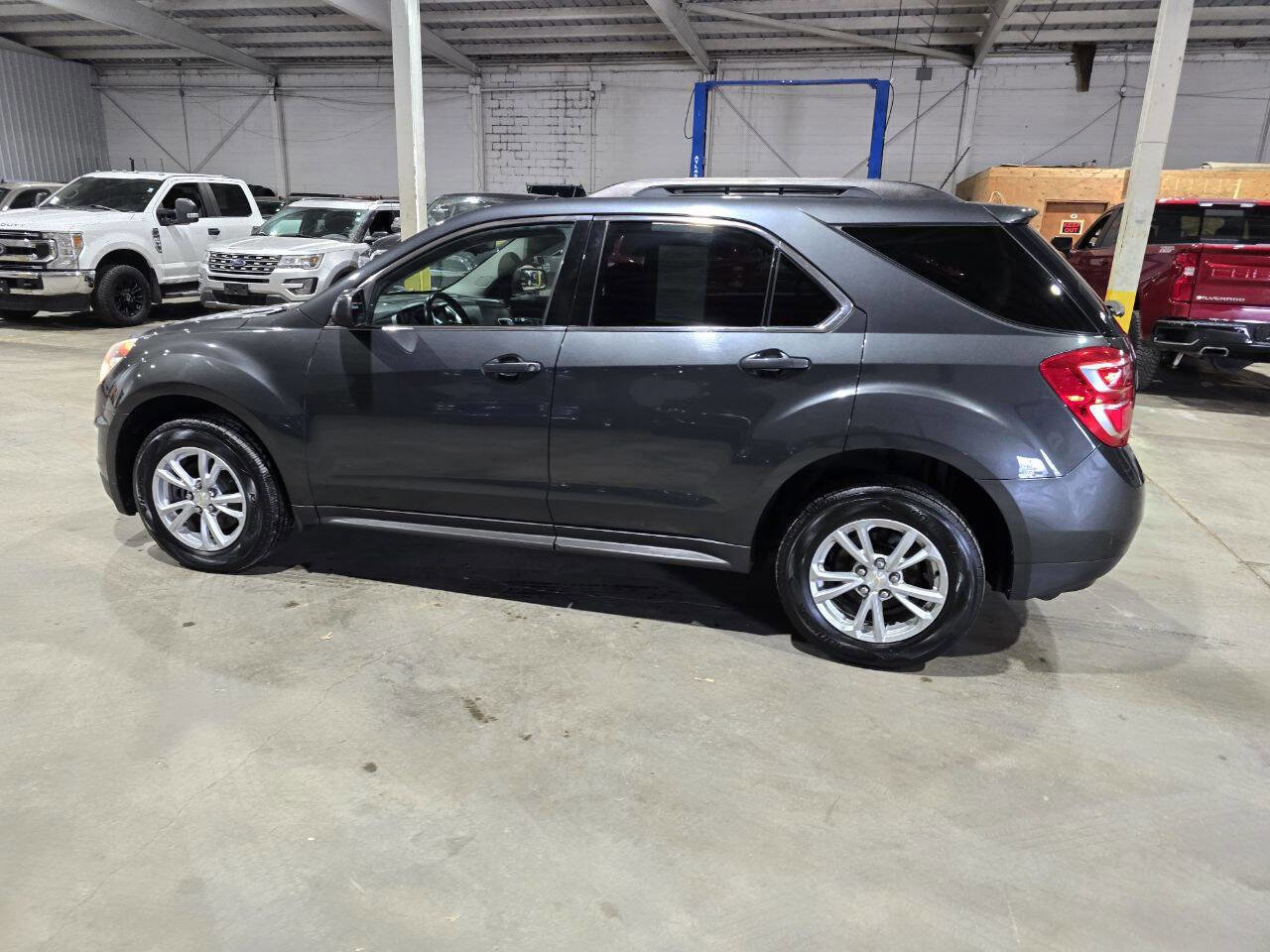 Used 2017 Chevrolet Equinox LT w/ Convenience Package AWD/4WD image 6