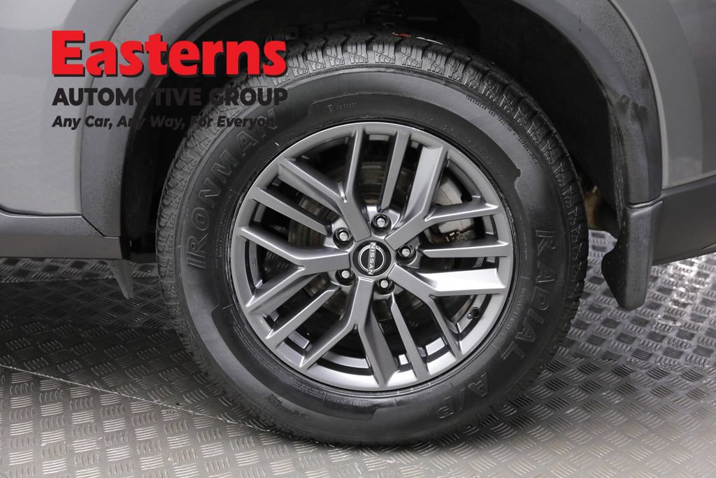Used 2023 Nissan Rogue S AWD/4WD image 8