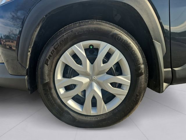 Used 2024 Toyota Corolla Cross L image 9