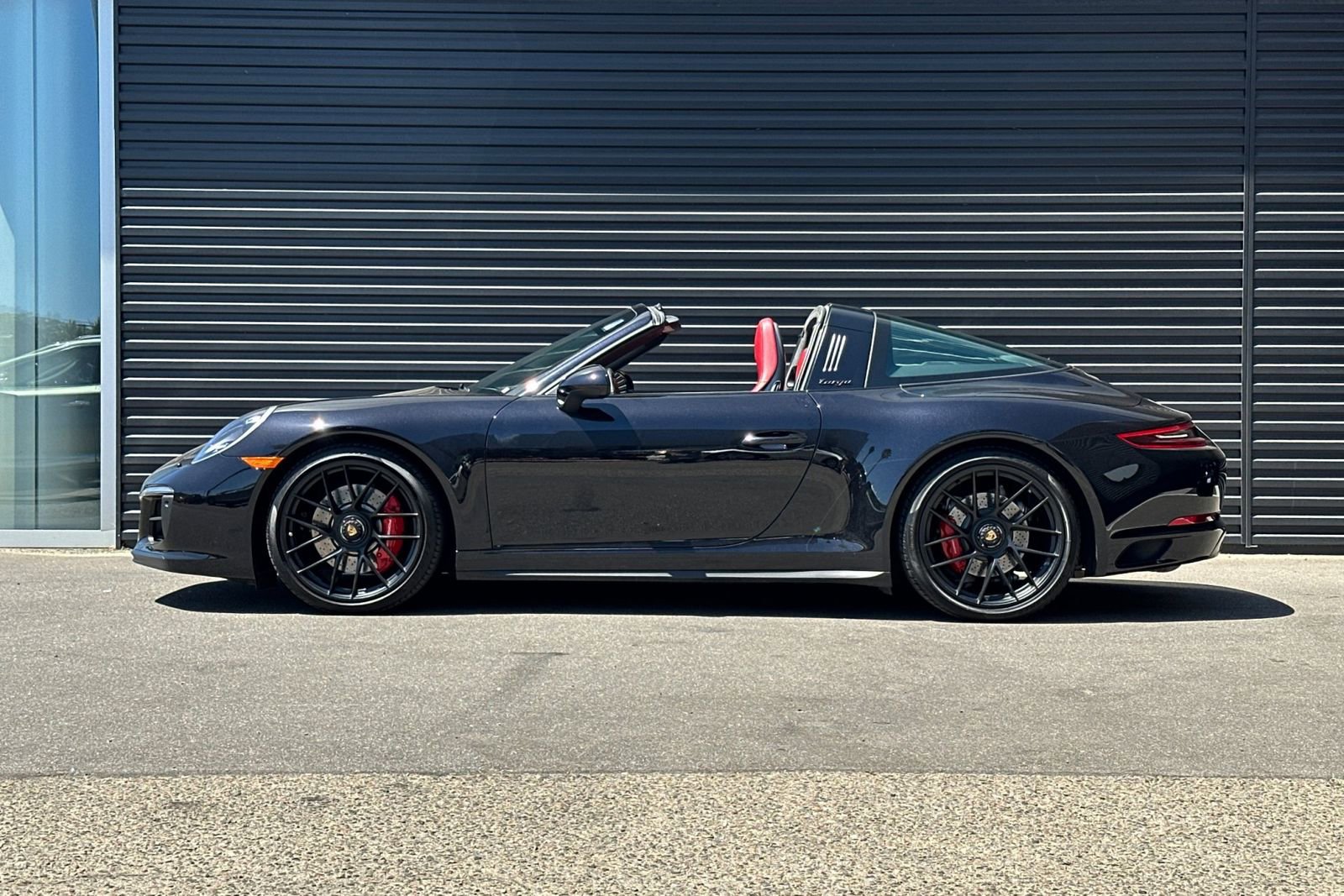 Used 2017 Porsche 911 Targa 4 GTS AWD/4WD image 2