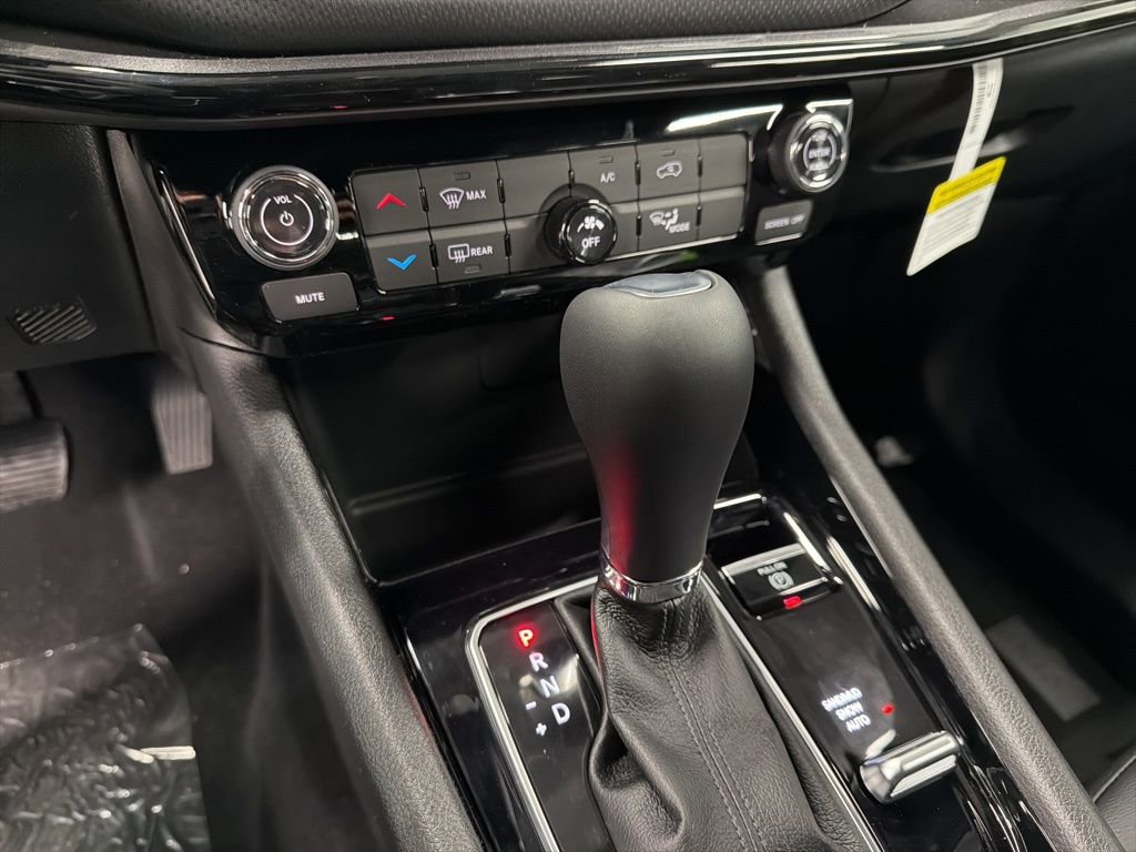 New 2026 Jeep Compass Latitude image 22