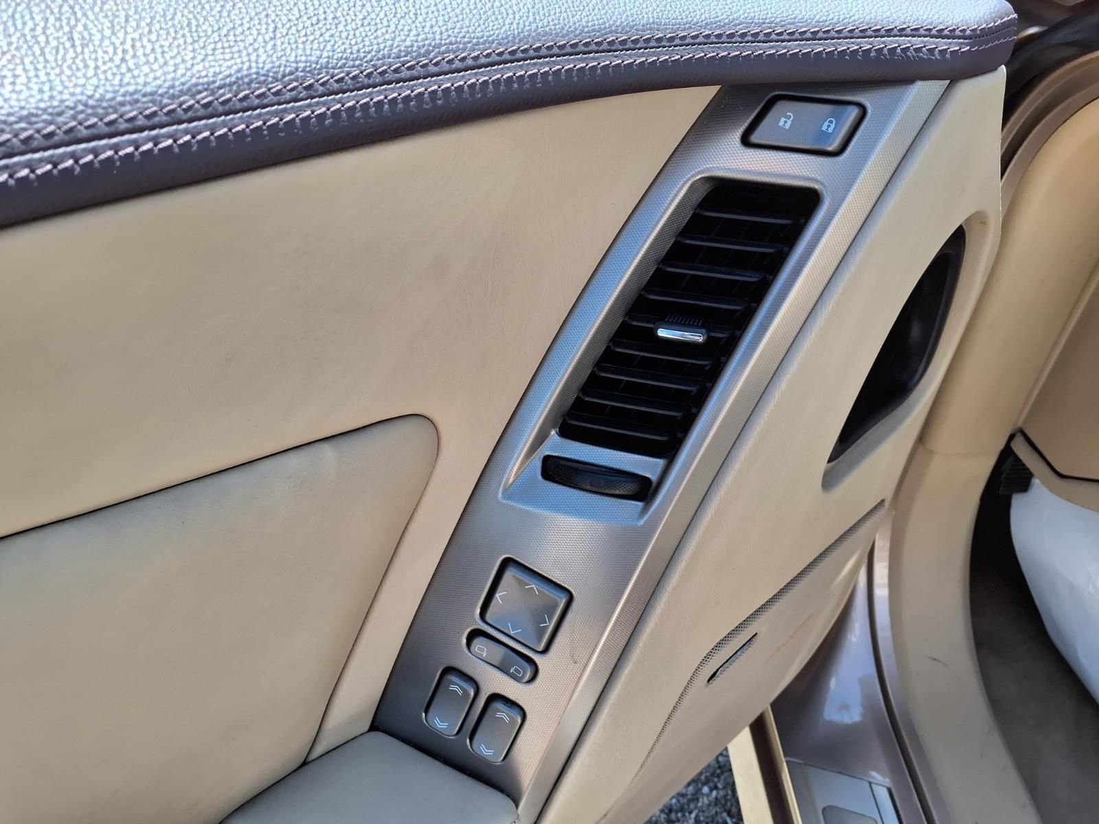 Used 2008 Cadillac XLR RWD image 15