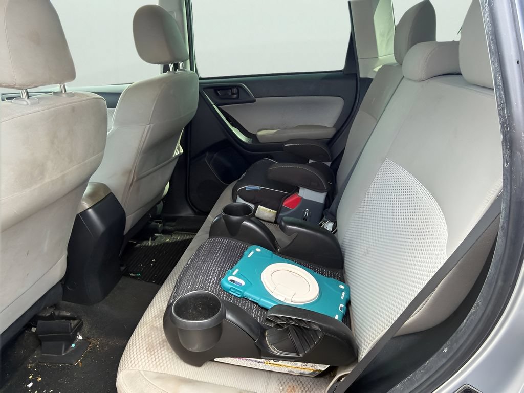Used 2017 Subaru Forester 2.5i AWD/4WD image 7
