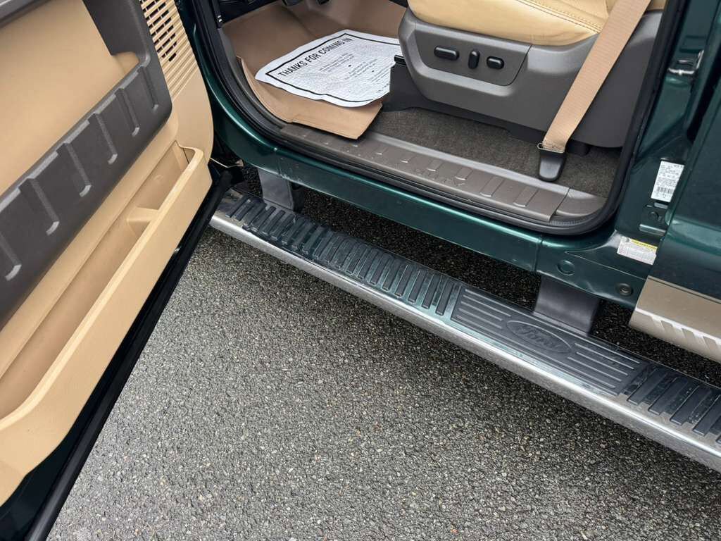 Used 2011 Ford F250 Lariat w/ Lariat Ultimate Pkg image 13