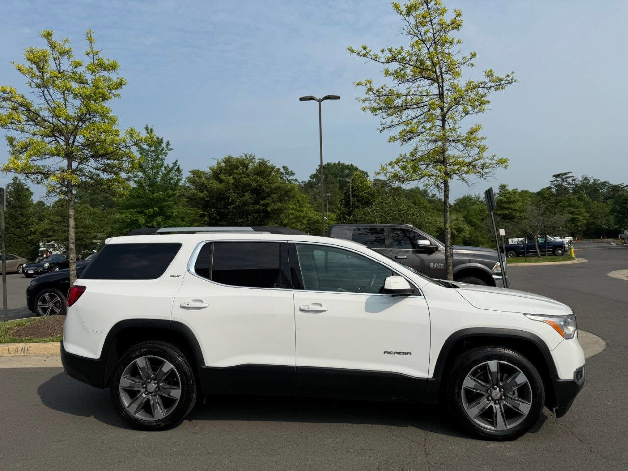 Used 2018 GMC Acadia SLT w/ LPO, Cargo Package image 6