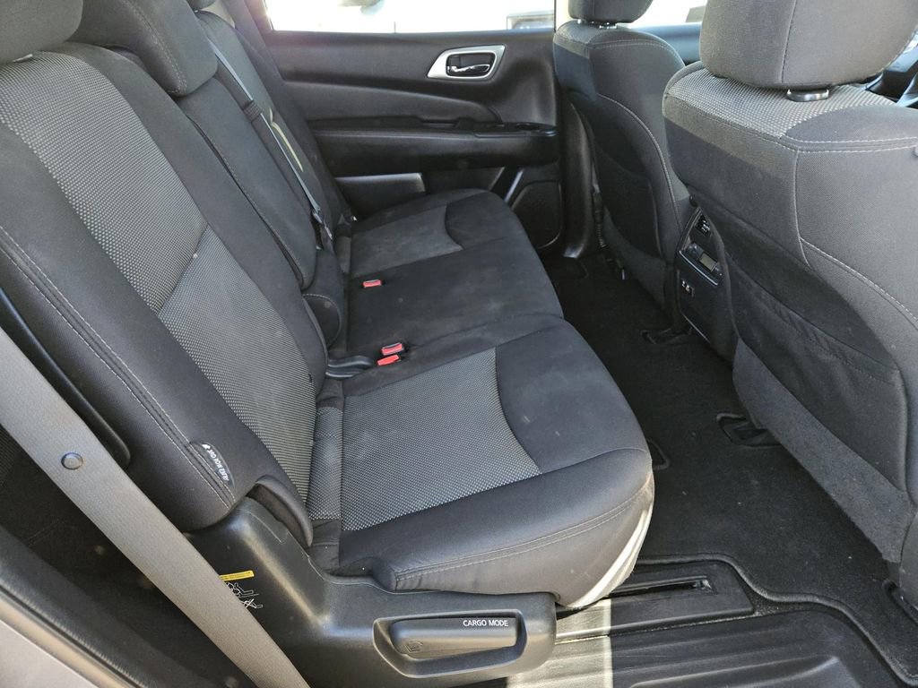 Used 2020 Nissan Pathfinder SV image 31