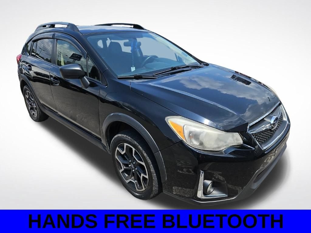 Used 2017 Subaru Crosstrek 2.0i AWD/4WD image 3