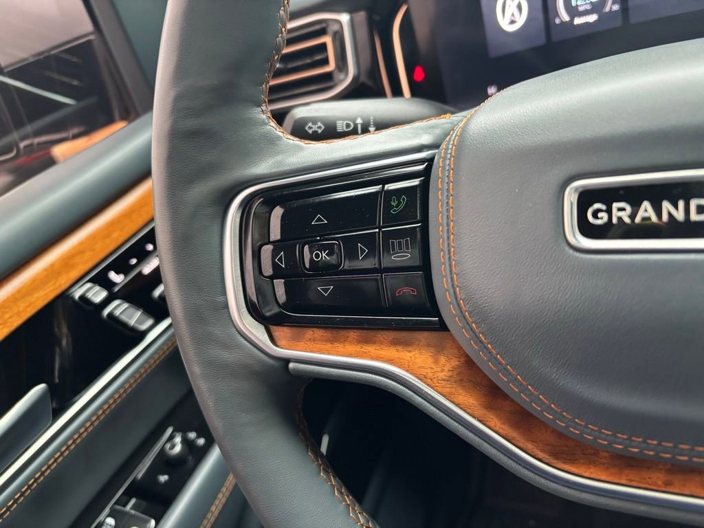 Used 2022 Jeep Grand Wagoneer Series III w/ Rear Seat Video Group 1 image 40