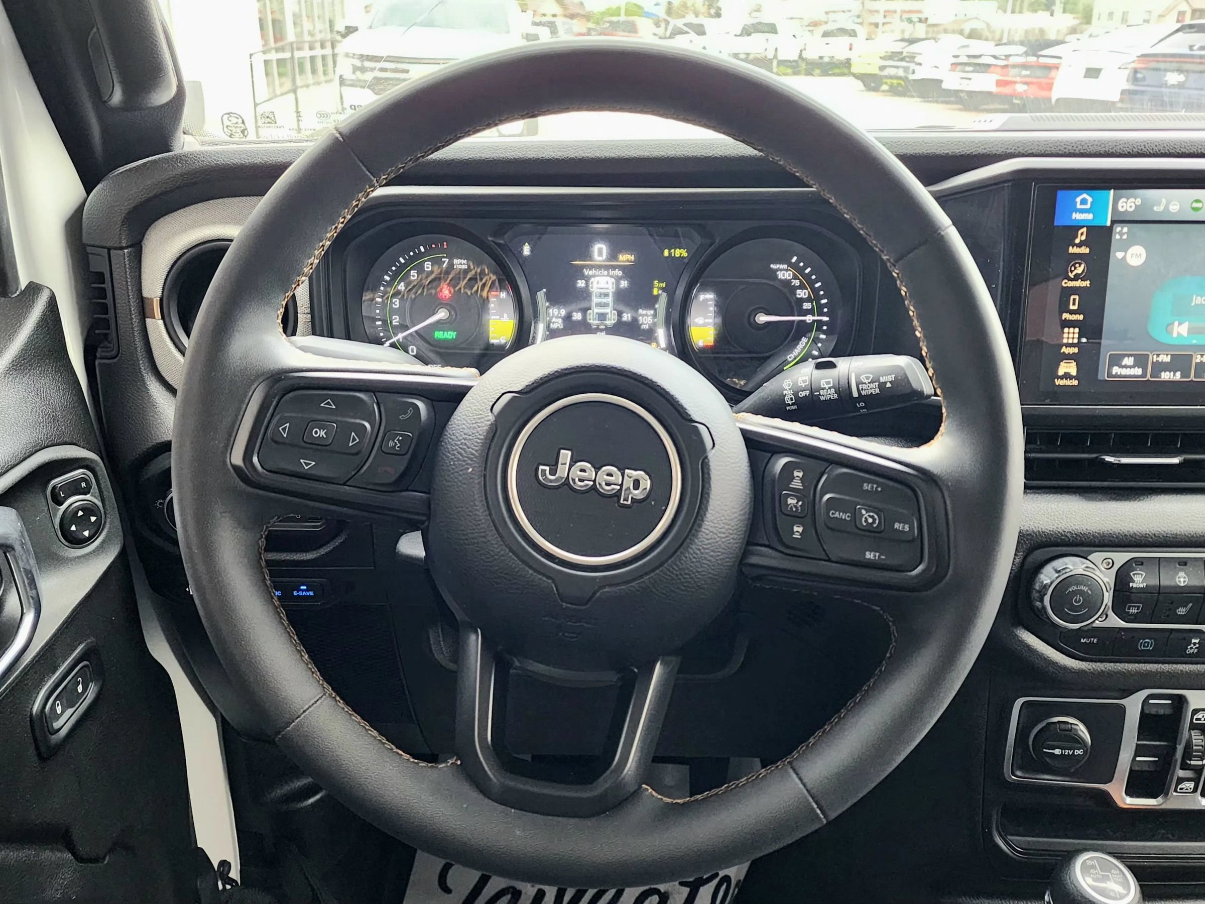 Used 2024 Jeep Wrangler Unlimited w/ Convenience Group AWD/4WD image 17