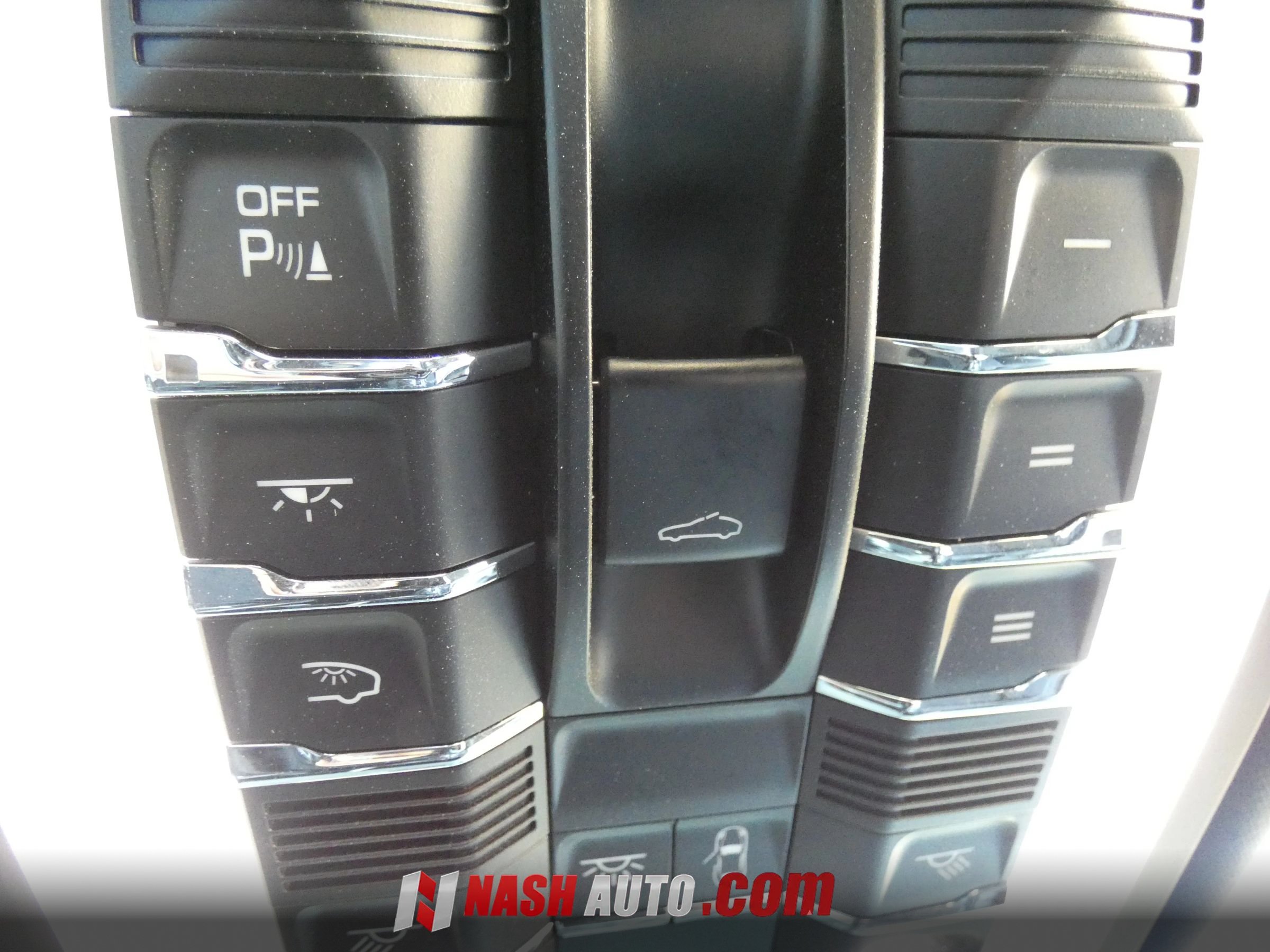 Used 2020 Porsche Macan AWD/4WD image 67