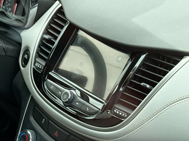 Used 2018 Chevrolet Trax LT w/ Driver Confidence Package FWD image 13