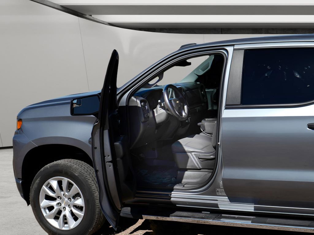 Used 2020 Chevrolet Silverado 1500 Custom w/ Custom Value Package image 11