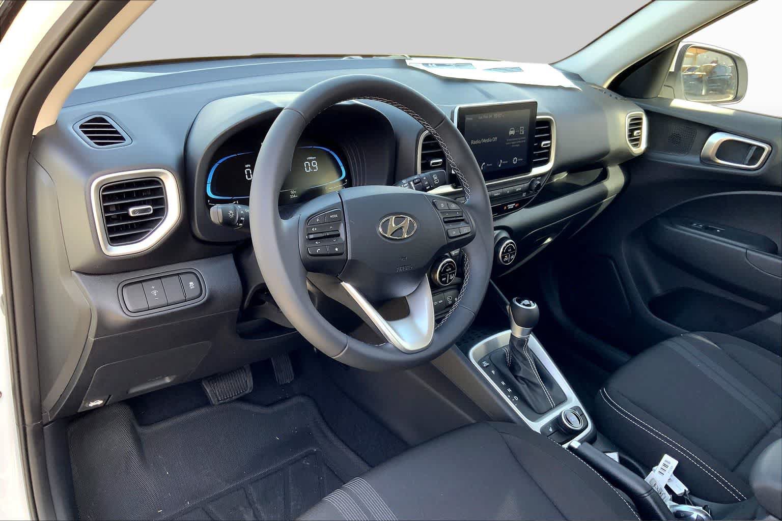 New 2026 Hyundai Venue SEL FWD image 9