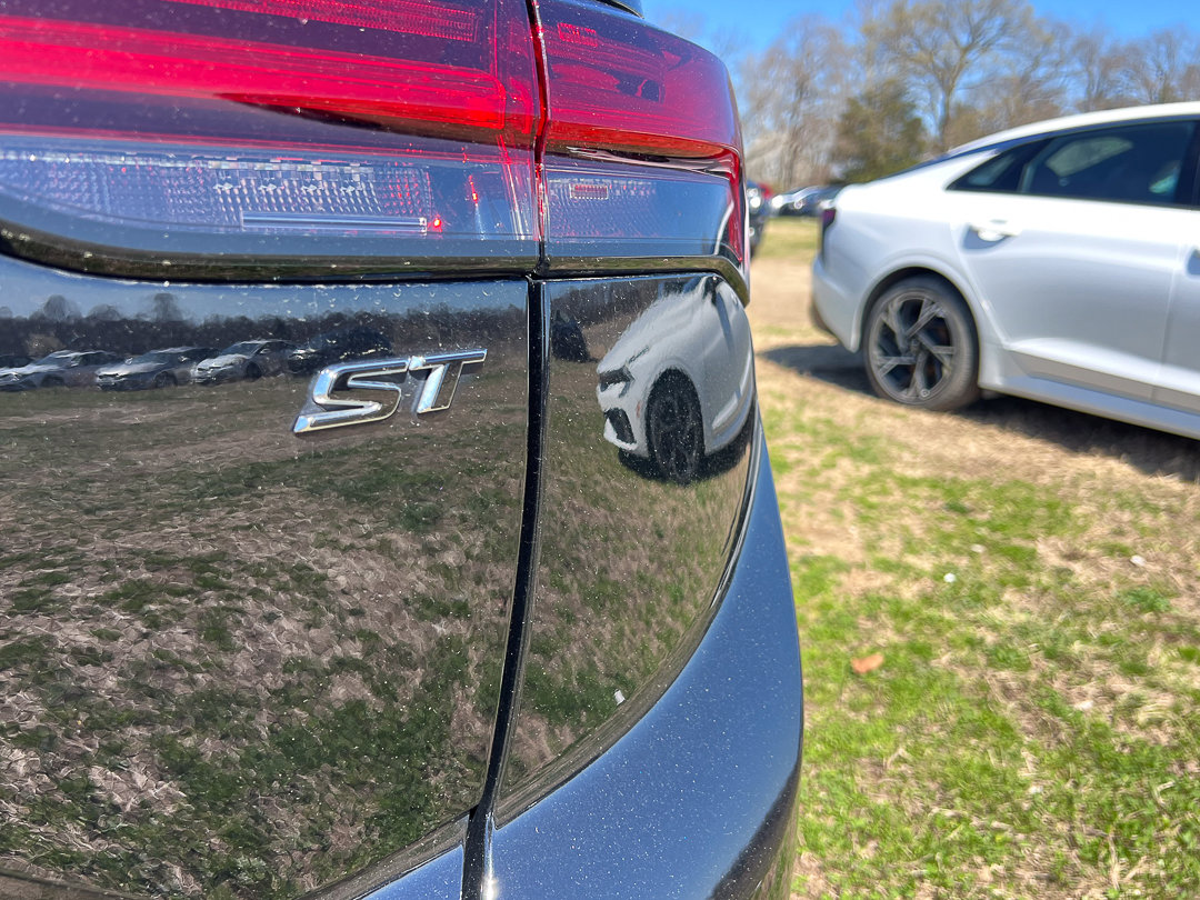 Used 2021 Buick Envision Essence w/ Sport Touring Package image 5