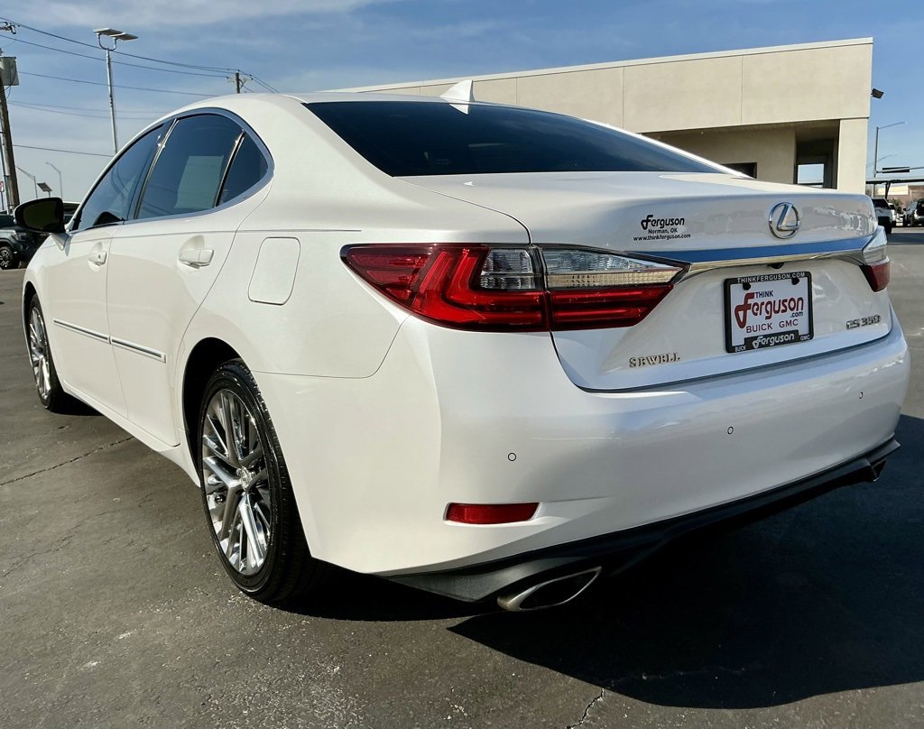 Used 2016 Lexus ES 350 w/ Luxury Package w/Wood Trim image 13